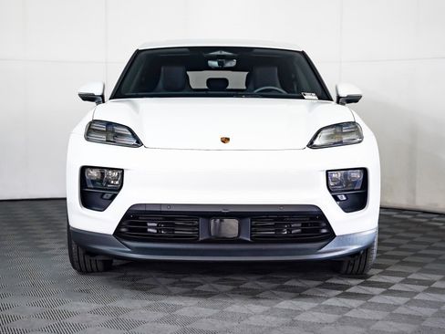 New 2026 Porsche Macan Electric image 7