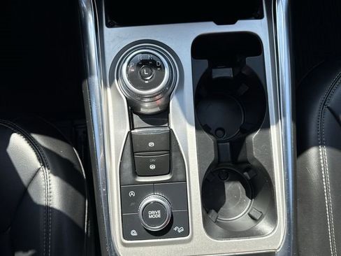 Used 2021 Ford Explorer XLT w/ Equipment Group 202A image 16