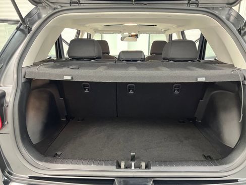Used 2025 Hyundai Venue SEL FWD image 29