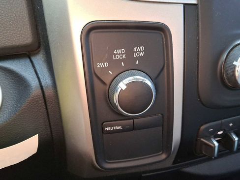 Used 2018 RAM 2500 SLT image 29