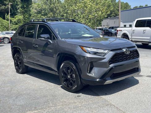 Used 2025 Toyota RAV4 XSE AWD/4WD image 5