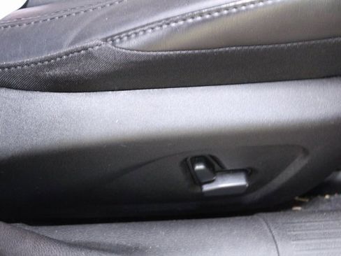 Used 2016 Chrysler 200 C w/ Sun & Sound Group image 9