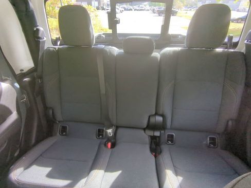 New 2025 Jeep Gladiator Willys image 21