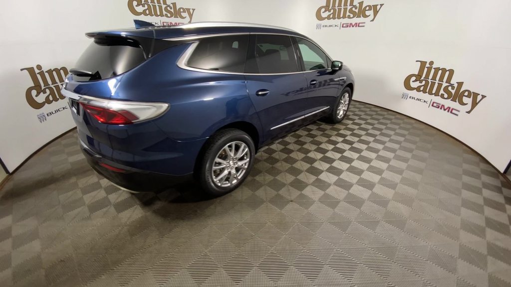 Used 2024 Buick Enclave Essence w/ Experience Buick Package FWD image 8