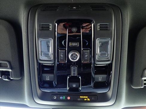 New 2026 Chevrolet Suburban High Country AWD/4WD image 22