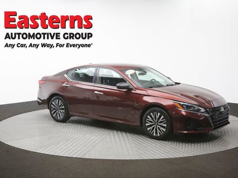 Used 2024 Nissan Altima 2.5 SV FWD image 48