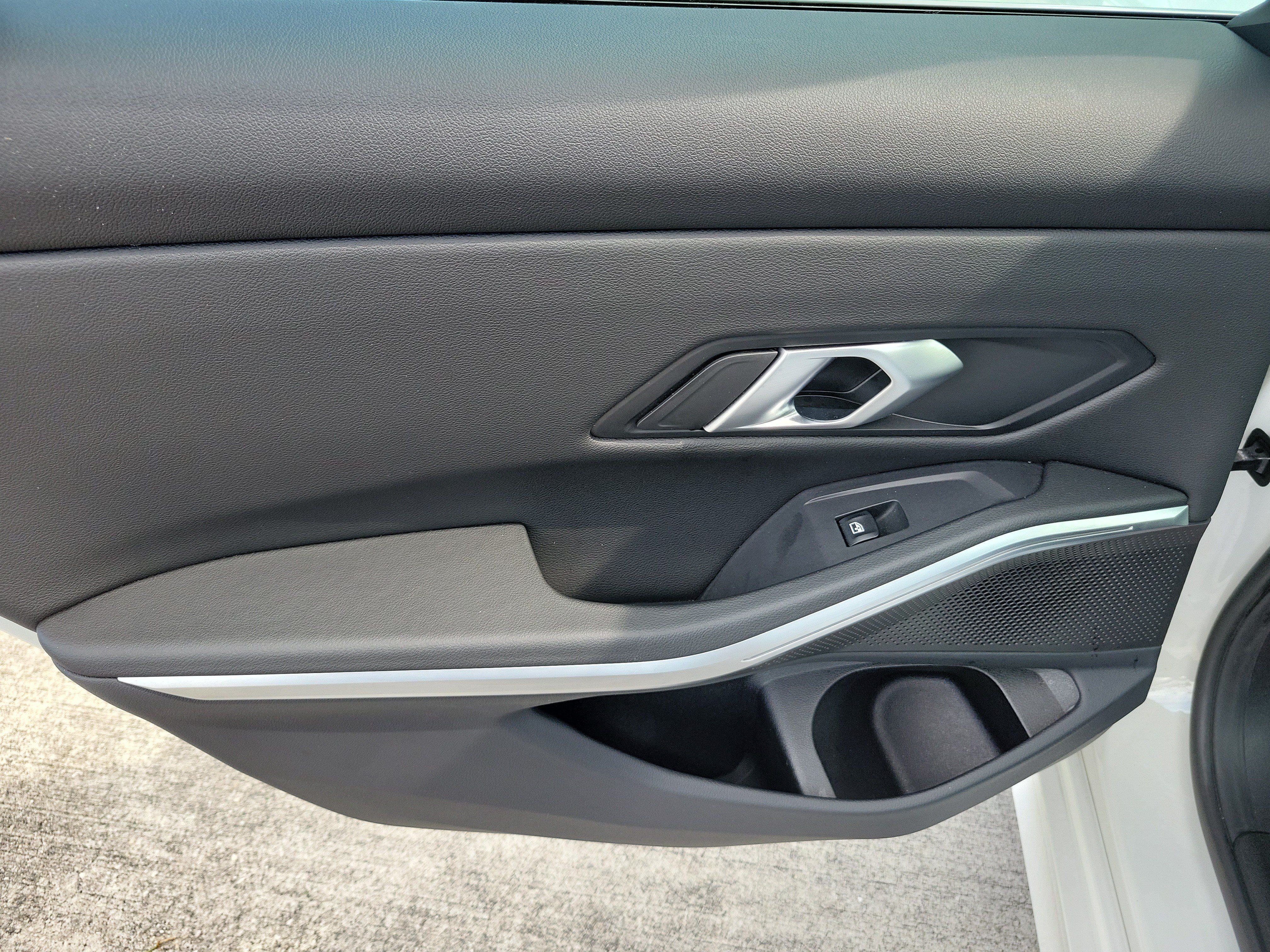 Used 2025 BMW 330i Sedan RWD image 11