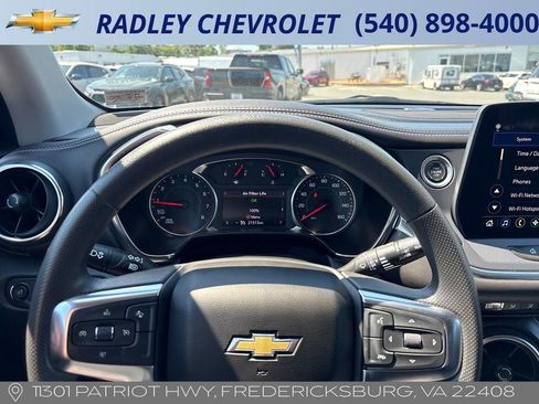 Used 2025 Chevrolet Blazer LT AWD/4WD image 6