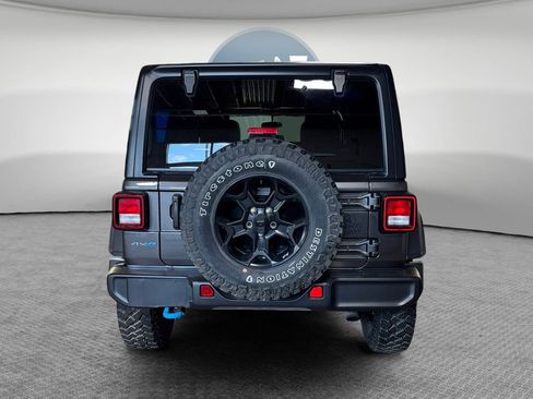 Used 2023 Jeep Wrangler Unlimited w/ Cold Weather Group AWD/4WD image 5