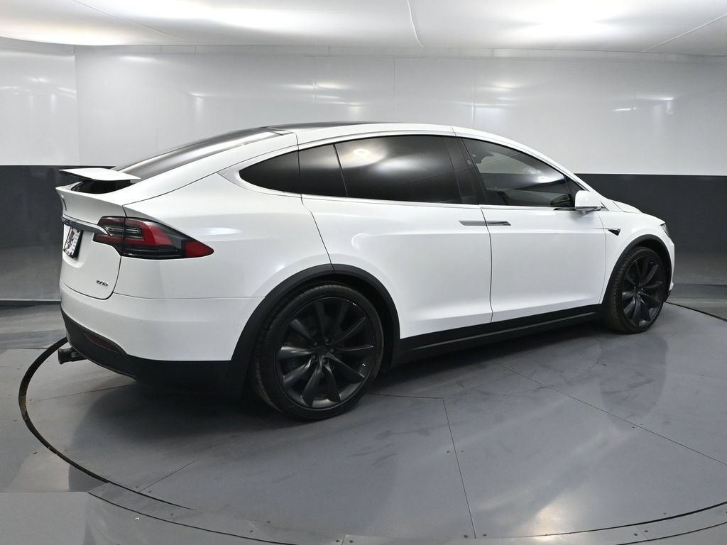 Used 2018 Tesla Model X 100D AWD/4WD image 3