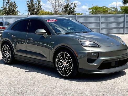 Used 2025 Porsche Macan 4 Electric AWD/4WD image 2