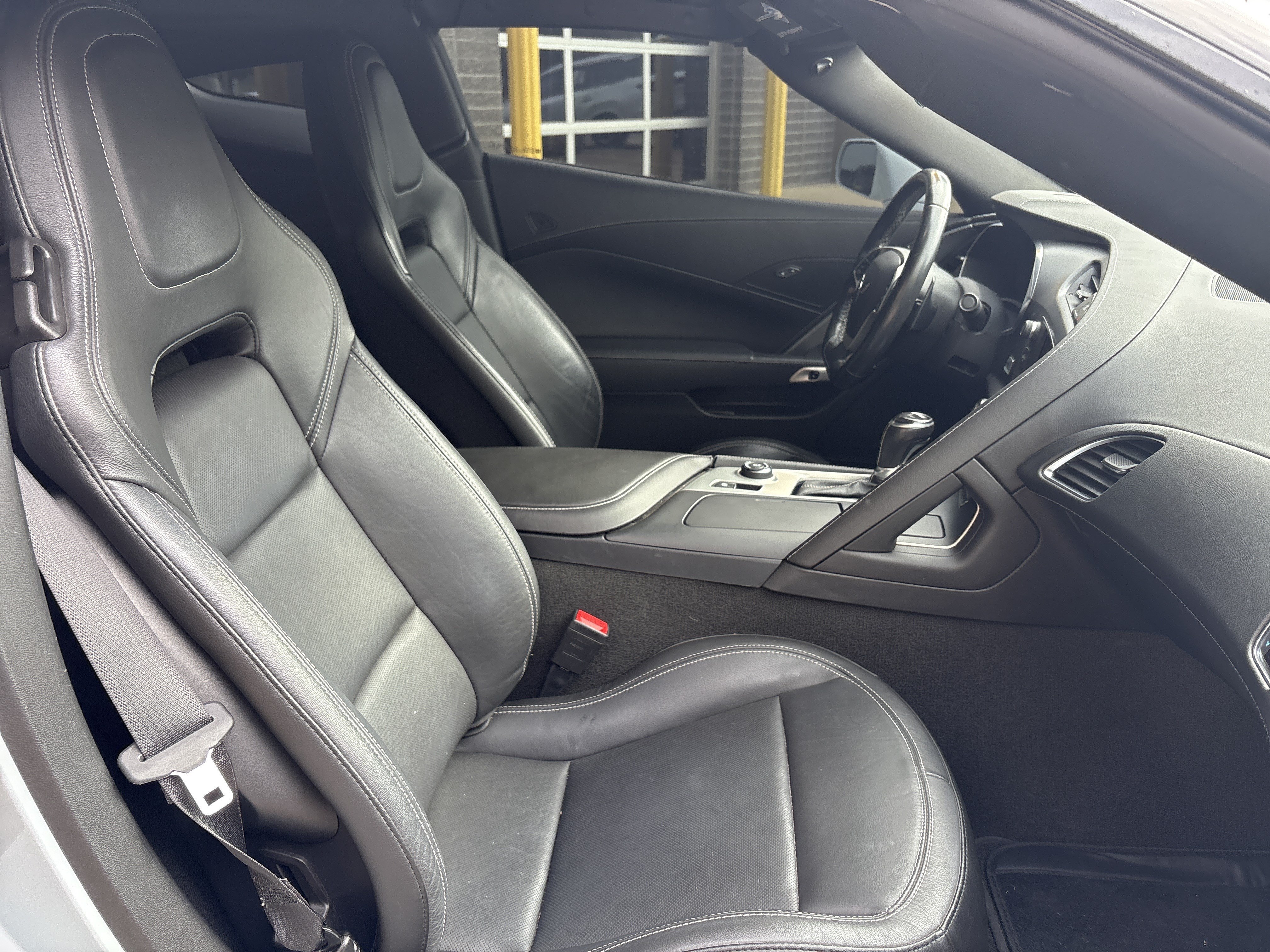 Used 2019 Chevrolet Corvette Stingray Coupe w/ Carbon Flash Badge Package RWD image 31
