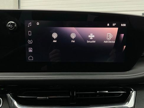 Used 2025 Buick Envista Sport Touring image 30