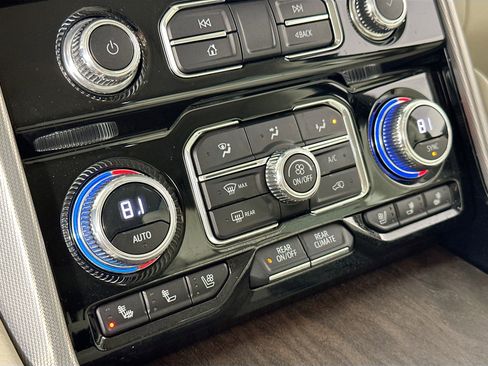 Used 2023 GMC Yukon Denali image 15