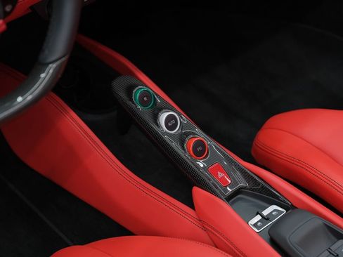 Used 2023 Ferrari F8 Tributo RWD image 13