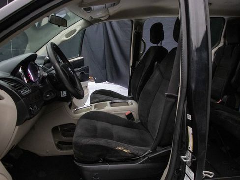 Used 2014 Dodge Grand Caravan SXT image 26