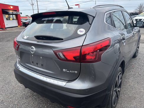 Used 2017 Nissan Rogue Sport SL image 5