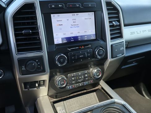 Used 2020 Ford F250 Lariat w/ Lariat Ultimate Package AWD/4WD image 38