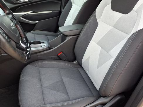 Used 2024 Chevrolet Trax RS FWD image 3
