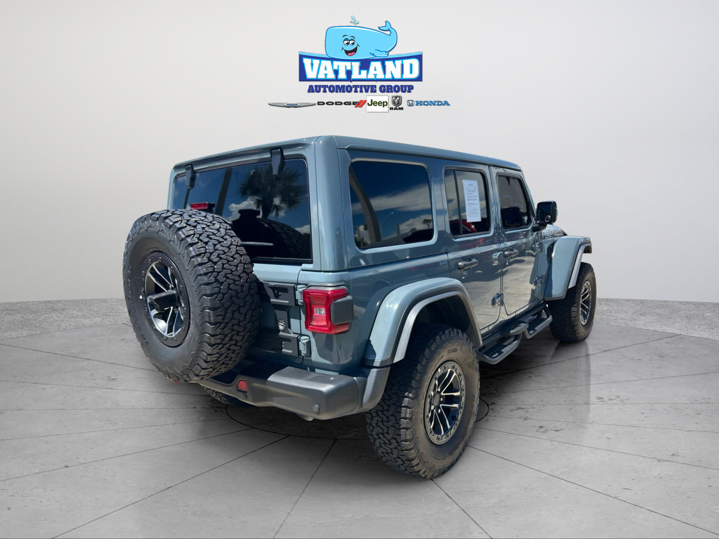 Used 2024 Jeep Wrangler Unlimited Rubicon AWD/4WD image 5