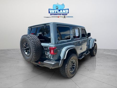 Used 2024 Jeep Wrangler Unlimited Rubicon AWD/4WD image 5