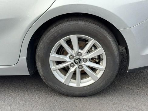 Used 2025 Toyota Camry LE image 5