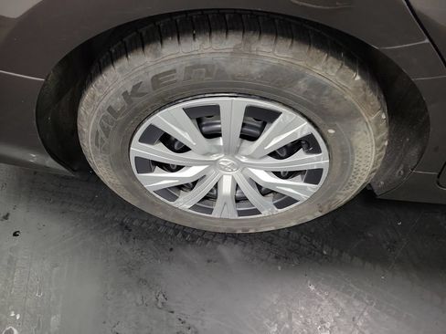 Used 2019 Toyota Camry LE FWD image 12