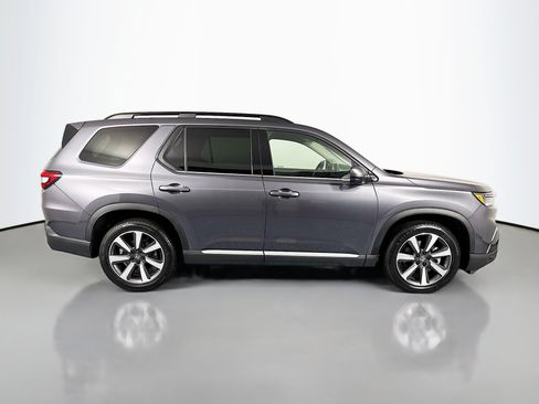 Certified 2023 Honda Pilot Touring image 4