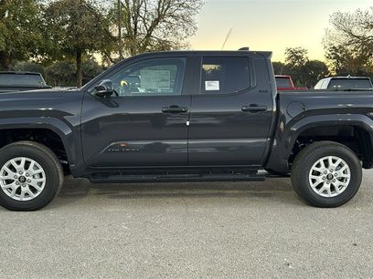 New 2025 Toyota Tacoma SR5