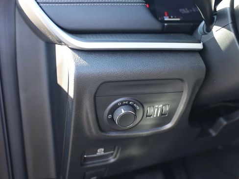 New 2025 Jeep Grand Cherokee Laredo w/ MOPAR Finishing Package image 18