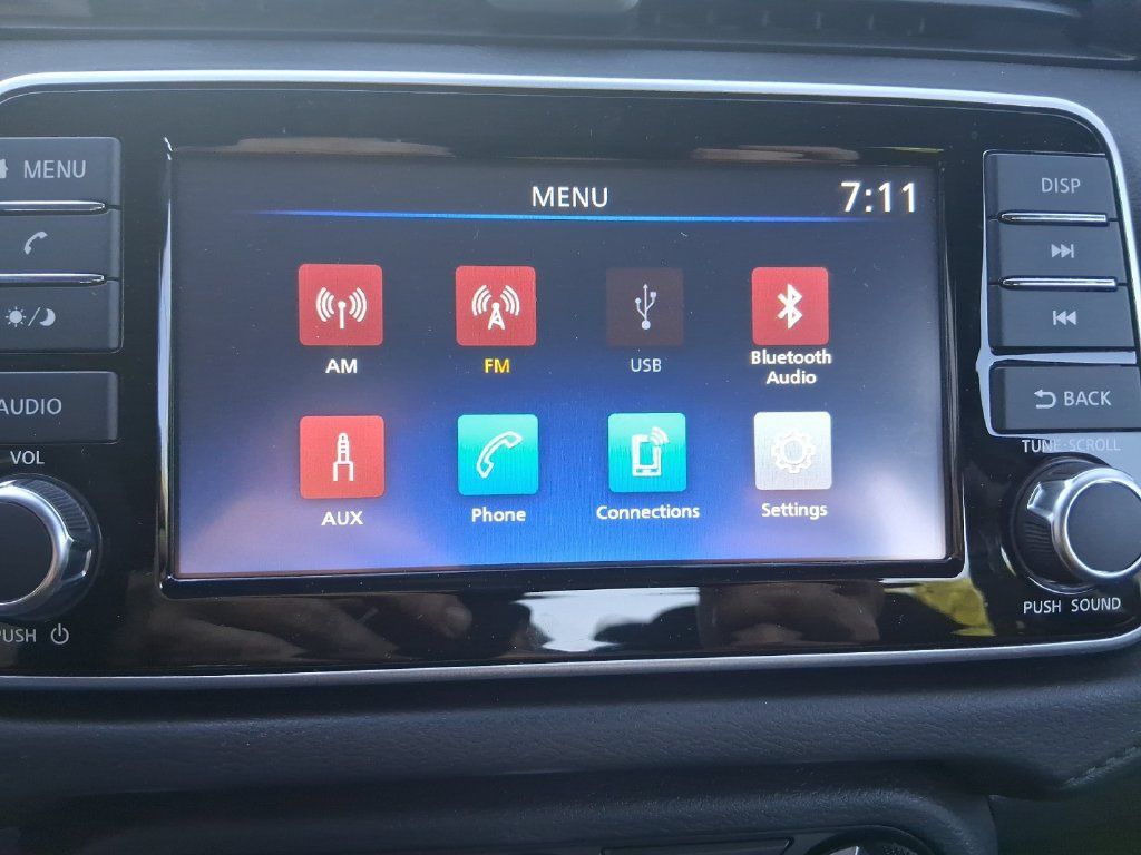 Used 2025 Nissan Versa S FWD image 17