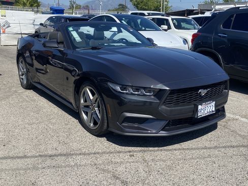 Used 2024 Ford Mustang Convertible RWD image 8