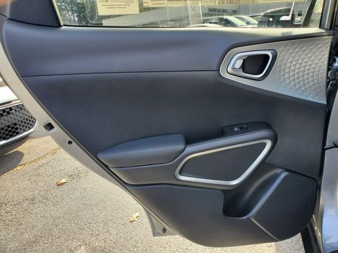 New 2025 Kia Soul LX image 13