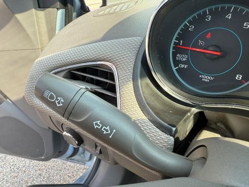 Used 2018 Chevrolet Cruze LT w/ Convenience Package image 19