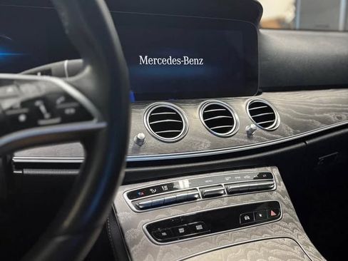 Used 2021 Mercedes-Benz E 350 Sedan image 3