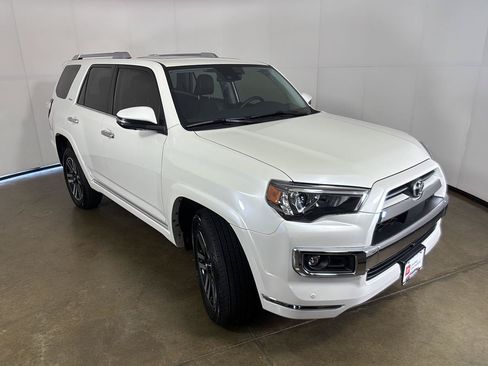 Used 2022 Toyota 4Runner Limited AWD/4WD image 6