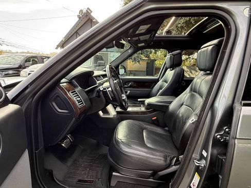Used 2019 Land Rover Range Rover Autobiography image 4