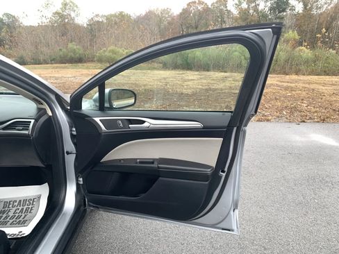 Used 2020 Ford Fusion S image 28