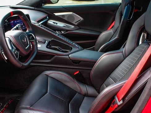 Used 2022 Chevrolet Corvette Stingray Premium Cpe w/ Z51 Performance Package RWD image 32