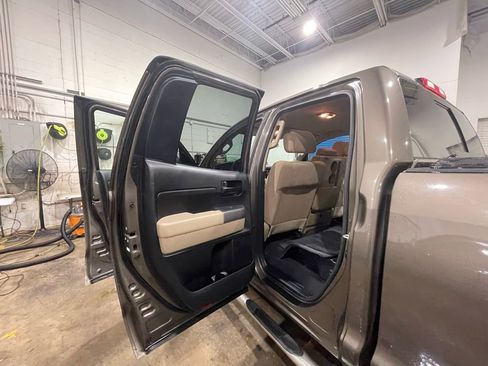 Used 2012 Toyota Tundra 4x4 Double Cab w/ Tow Pkg image 13