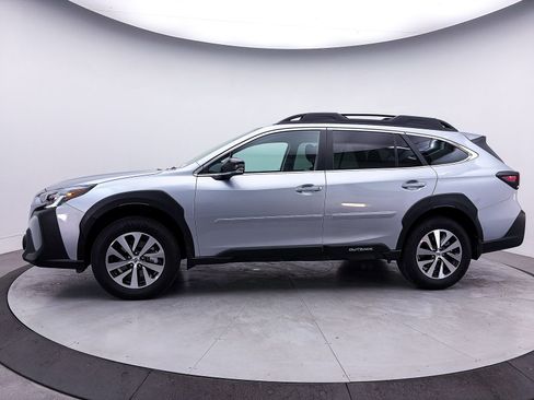 Used 2025 Subaru Outback Premium AWD/4WD image 37