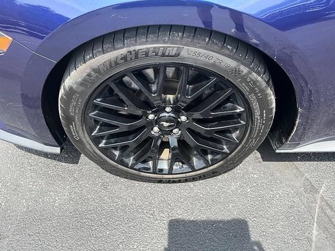Used 2019 Ford Mustang GT Premium w/ GT Performance Package RWD image 11
