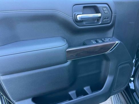 Used 2022 GMC Sierra 1500 SLT w/ SLT Premium Package image 22