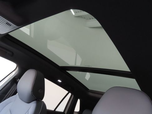 New 2026 Volkswagen Tiguan SE R-Line image 22