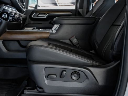 Used 2025 Chevrolet Silverado 3500 High Country w/ High Country Premium Package image 30