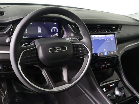 Used 2023 Jeep Grand Cherokee L Limited image 28