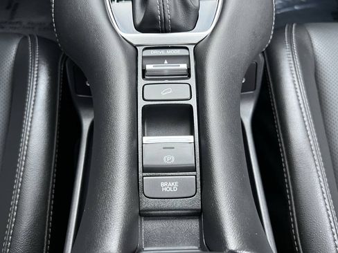 Used 2025 Honda HR-V EX-L image 29
