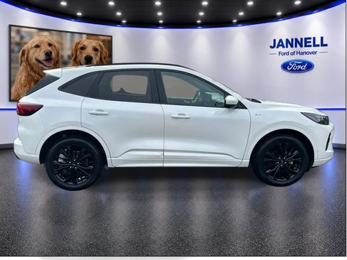 Used 2023 Ford Escape ST-Line Elite AWD/4WD image 4