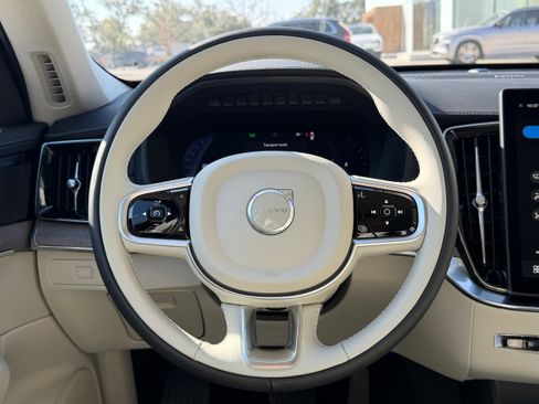 New 2026 Volvo XC90 B6 Ultra w/ Lounge Package AWD/4WD image 16