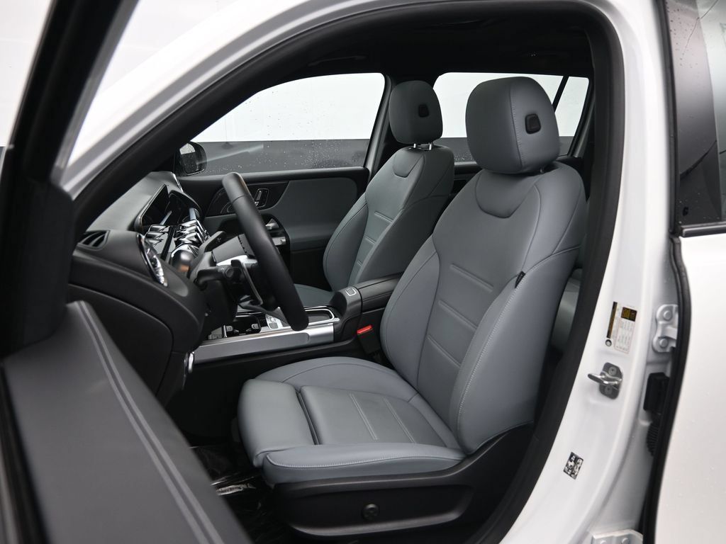 Used 2025 Mercedes-Benz GLB 35 AMG 4MATIC image 22